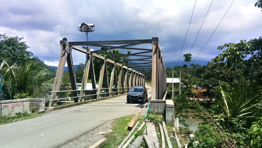 Jembatan Gampong Kreung Meuseugob